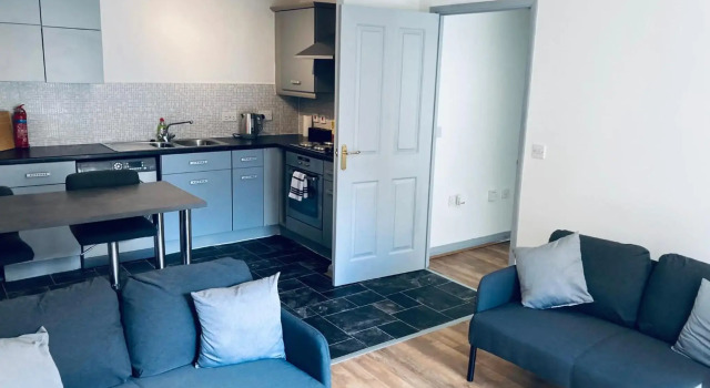 1 Bedroom Apartment - Bedworth Nuneaton Coventry, Забронировать Апартаменты/квартира Отели Уорикшир с парковкой, Парковка