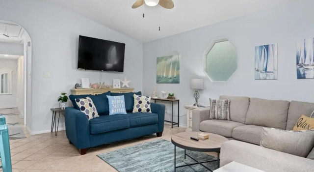 Коттедж Sandy Pants Beach House