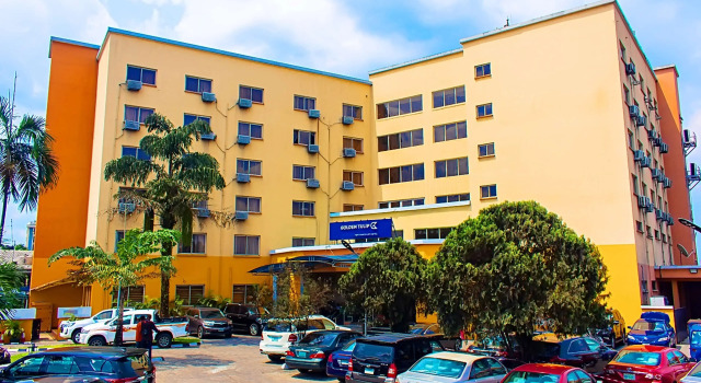 Golden Tulip Port Harcourt, Reservar Hotel Hotéis SPA em Obio-Akp, SPA
