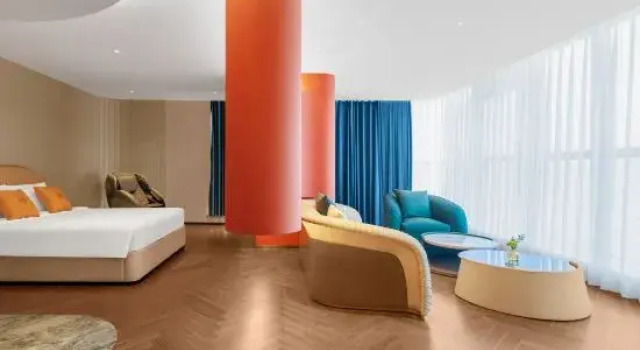 Люкс Homeinn Plus Hotel (Urumqi Chuangxin Guangchang)