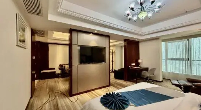 Люкс Deluxe с видом на реку Hanzhong Rongjia International Hotel (Hanjiang Wetland Park Store)