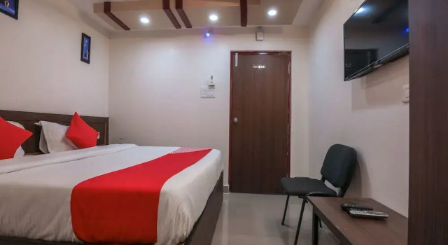 OYO 14126 Vizag Grand, Rezerwuj Hotel Hotele w Andhra Pradesh z parkingiem, Parking