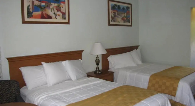 Четырёхместный номер Standard A-1 Budget Motel