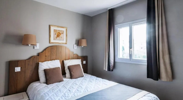 Village Pont Royal en Provence - maeva Home - Appartement 2 Pièces 6 Person 804, Забронировать Апартаменты/квартира Отели Буш-дю-Рон с парковкой, Парковка