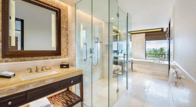 Двухместный номер с балконом Курорт The St. Regis Sanya Yalong Bay