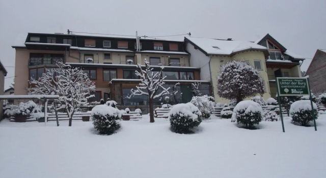 Unter der Burg, Boek Hotel Hotels in Bollendorf met parkeren, Parkeren