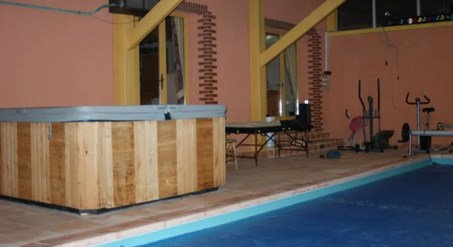 Gites des Voyageurs - Cronat, Book Hotel SPA Hotels in Cronat, SPA