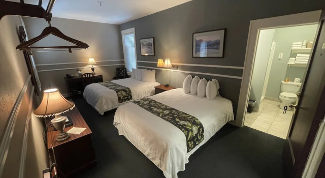 Четырёхместный номер Standard Kalispell Grand Hotel