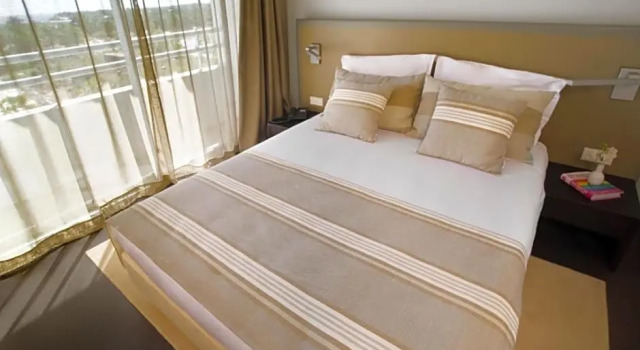 Трёхместный люкс с 2 комнатами Aqualuz Troia Mar & Rio Hotel & Apartments