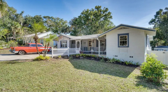 Vintage Mount Dora Cottage w/ Screened Porch!, Boek Vakantiehuis Mount Dora Florida