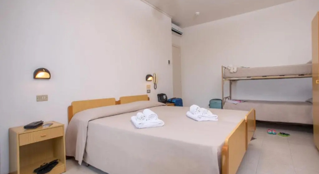 Трёхместный номер Standard с балконом Hotel Maioli B&B