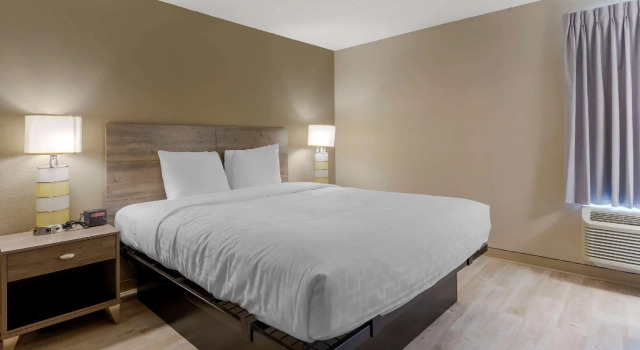 Номер Standard Suburban Studios Raleigh North