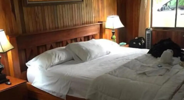 Cabinas La Catarata, Varaa Hotelli Hotellit Alajuela uima-altaalla, Uima-allas