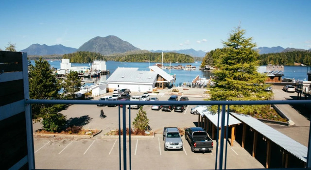 Двухместный люкс с частичным видом Tofino Resort + Marina
