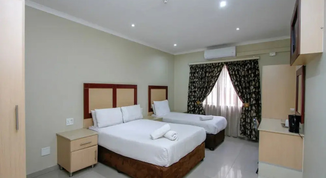 Трёхместный номер Deluxe PLM Palace Lodge