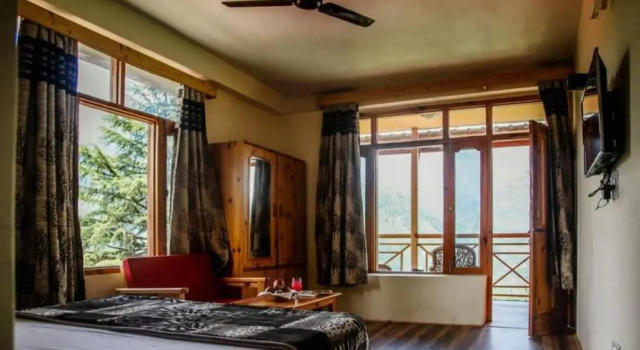 Двухместный номер Deluxe с балконом и с красивым видом из окна Sohams Chateau De Naggar - Manali