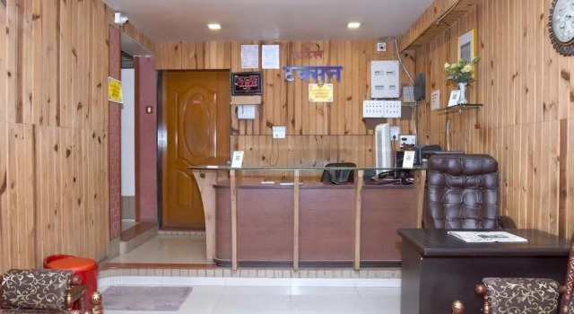Hotel Tukson, Забронировать Отель Отели Нараяангаон с завтраком, Завтраки