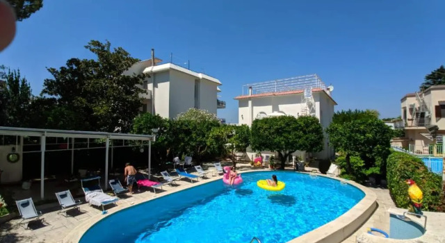 Двухместный номер Standard с видом на бассейн YourHome - Villa Sorrento