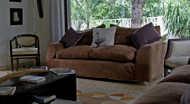The Elegant Guesthouse, Book Guesthouse Windhoek Khomas, near Multichoice Namibia Head office