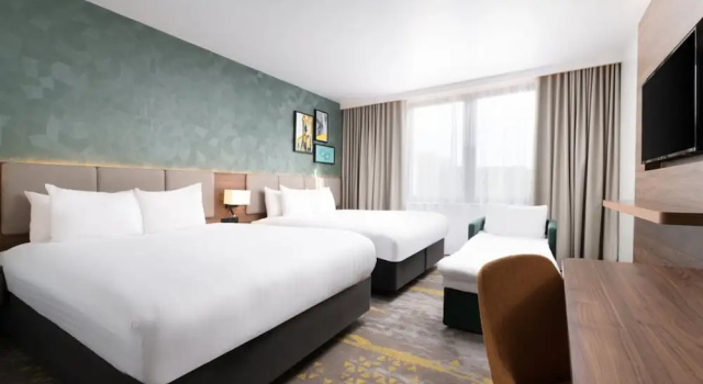 Семейный номер Standard Holiday Inn London Gatwick - Worth by IHG