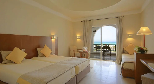 Номер Standard с балконом Vincci Helios Beach