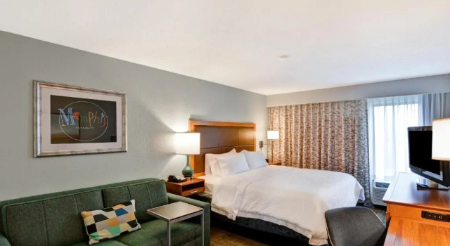 Номер Hampton Inn Memphis-Poplar
