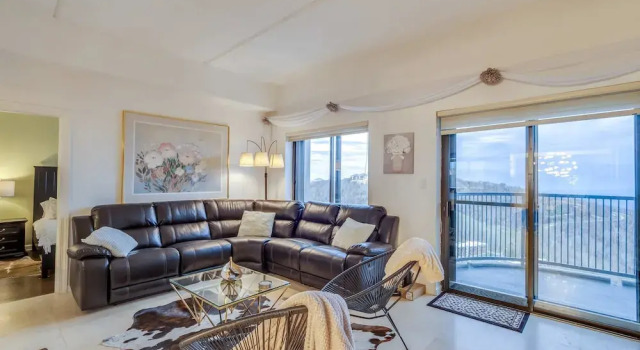 Апартаменты Uhost AI 2BR Condo w Balcony Great Views