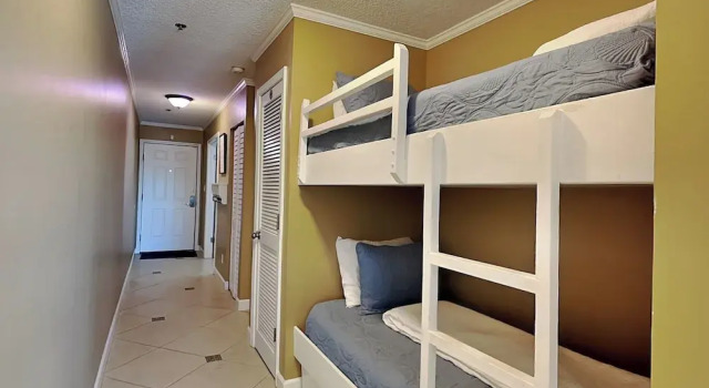 Grand Caribbean #309 West by Southern Vacation Rentals, Rezerwuj Apartament Hotele w Emerald Coast z parkingiem, Parking