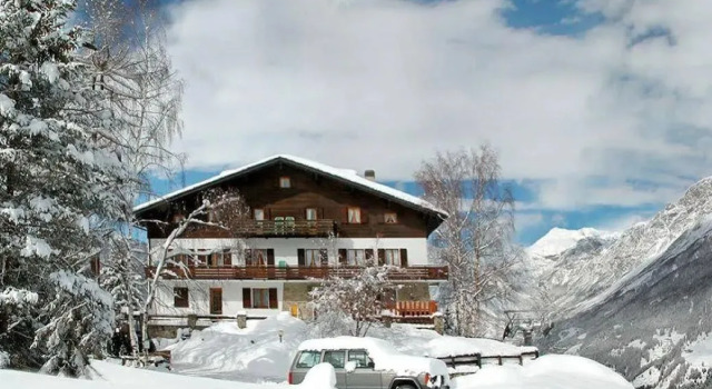Residence Bormio Lo Chalet, Rezerwuj Chalet Valdisotto Alta Valtellina