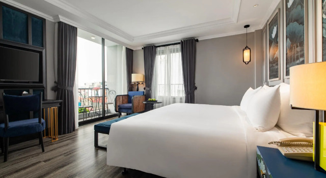 Двухместный номер Standard с балконом Solaria Hanoi Hotel