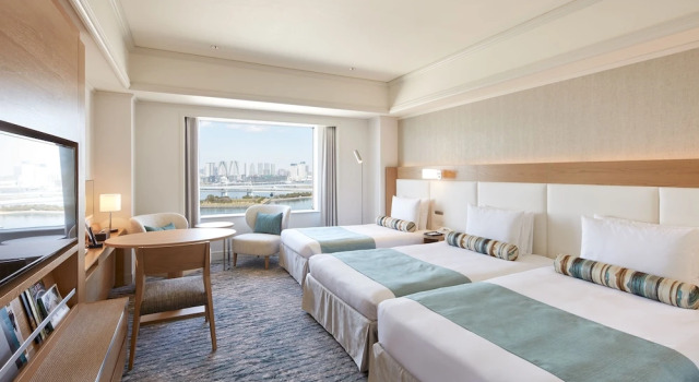 Трёхместный номер Rainbow Bridge Side Deluxe Premier Floor Grand Nikko Tokyo Daiba
