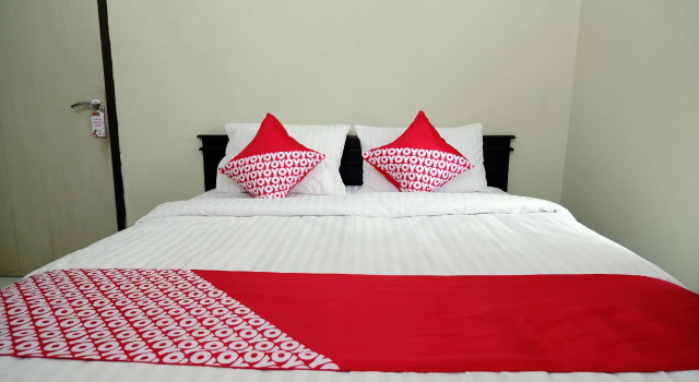 Люкс RedDoorz Syariah near Universitas Batanghari Jambi