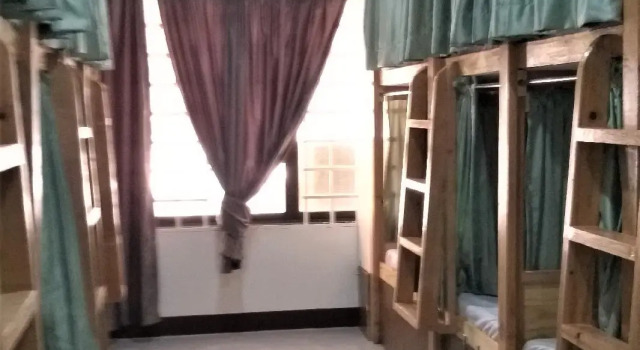 Кровать в общем номере 8th Street Hostel