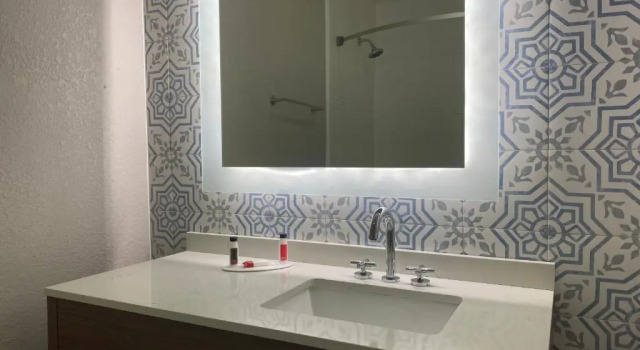 Номер Standard Days Inn & Suites by Wyndham Peachtree Corners Norcross