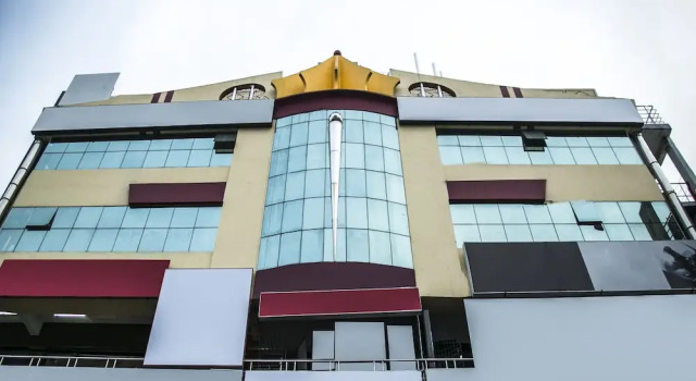 OYO 14506 Lalitha Convention, Rezerwuj Hotel Hotele w Andhra Pradesh z parkingiem, Parking