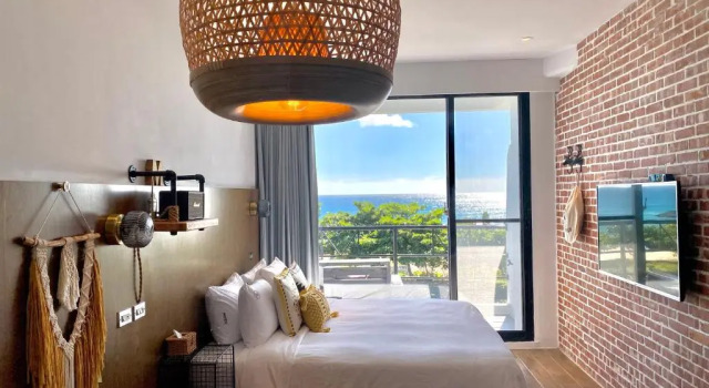 Двухместный номер Deluxe с балконом и с видом на море Minimi Inn-Sailrock Beach House