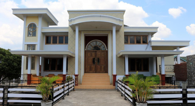 OYO 1722 Villa Ciparay Indah, Book Villa Hoteller i Garut med parkering, Parkering