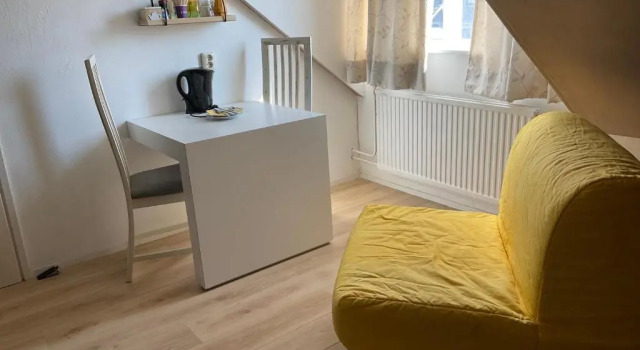 B&B Holiday-44, Забронировать Отель «постель и завтрак» Энкхейзен West-Friesland