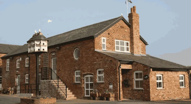 Wall Hill Farm Guest House, Book Landbrugsophold Northwich 
