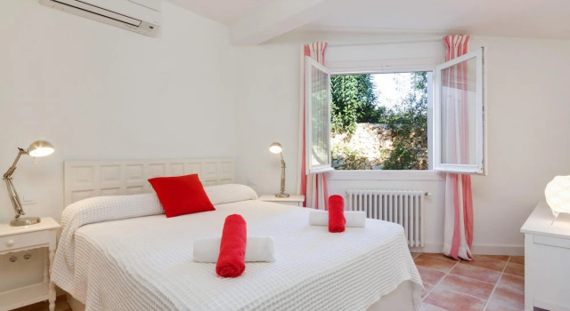 VILLA TREBALUGER in Es Castell, Book Villa Es Castell Menorca