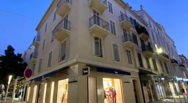 Cannes Holiday Suites