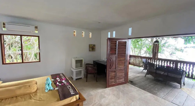 Prince John Dive Resort, Book Resort Hotels in Sulawesi with Parking, Parking