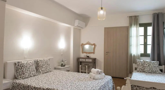 Трёхместный номер Standard с частичным видом на море Villa Fiamegou Andros