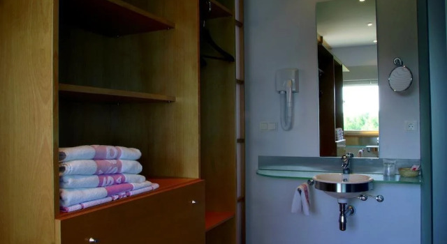 Hotel Los Rosales, Забронировать Отель Альманса Albacete Province, рядом с Театр Рехио