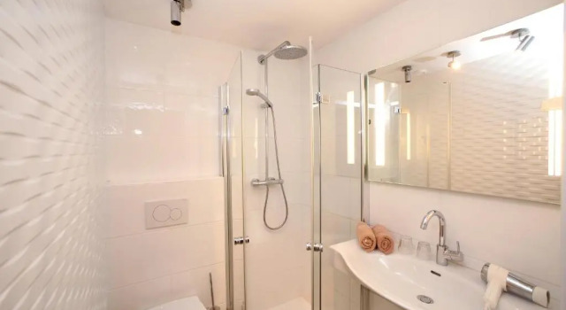 Четырёхместный номер Hotel Lukashansl