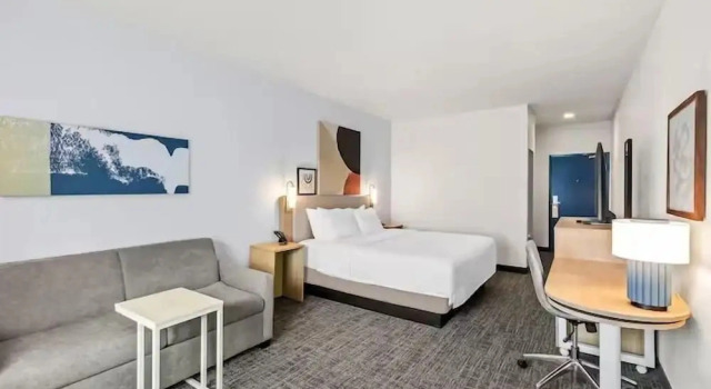 Двухместный номер Standard Spark by Hilton Stafford Sugar Land