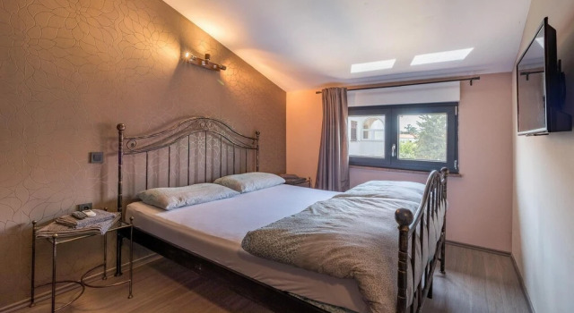 Apartmani Kažun - App4, Prenota Hotel Hotel a Valbandon con piscina, Piscina