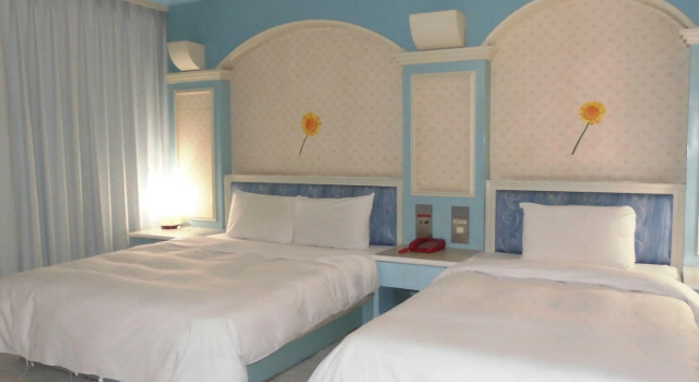 Трёхместный номер Standard Modern Plaza Hotel