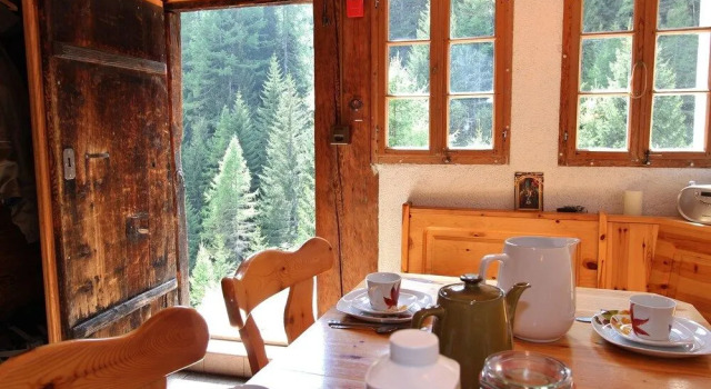 Chalet in Binn Near Forest & Scenic Valley, Забронировать Шале Отели Goms с парковкой, Парковка