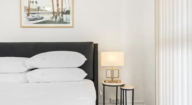 Elegant 2-bed With Balcony by Parks and Amenities, Prenota Appartamento Hotel a Queensland con parcheggio, Parcheggio